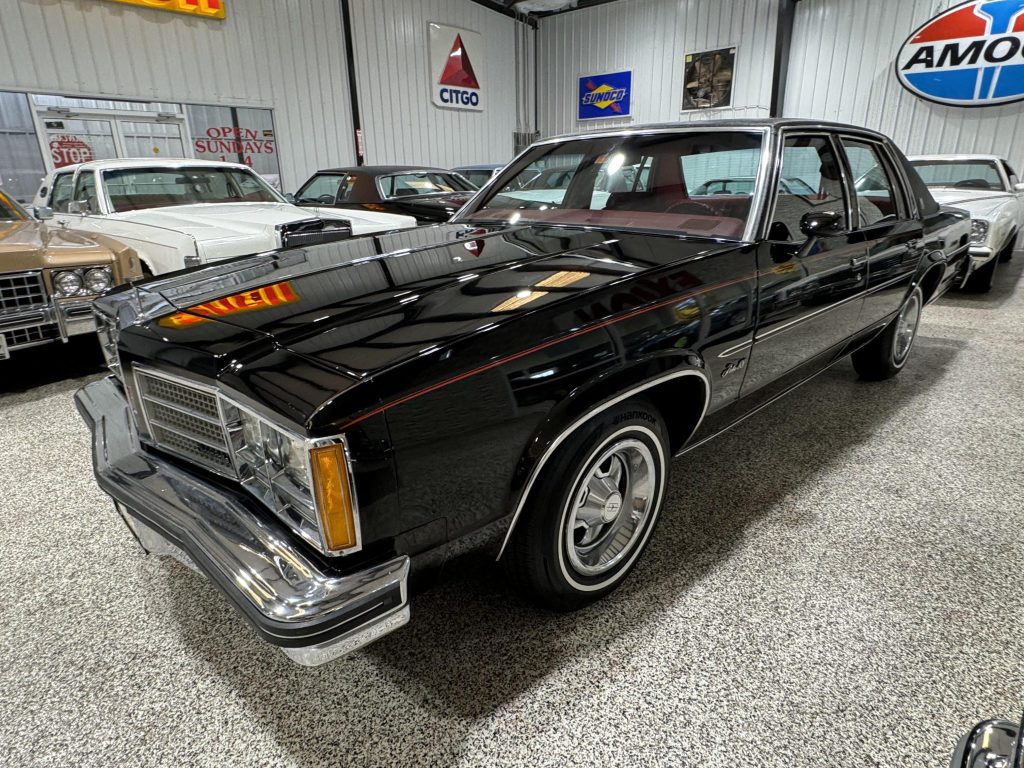 1978 Oldsmobile Delta 88 Royale Town Sedan